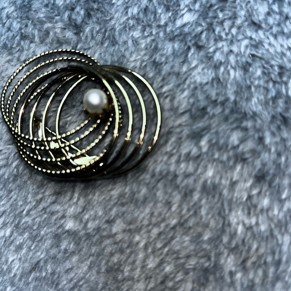 Vintage Gold Tone Spiral Shape Round Brooch  Pin